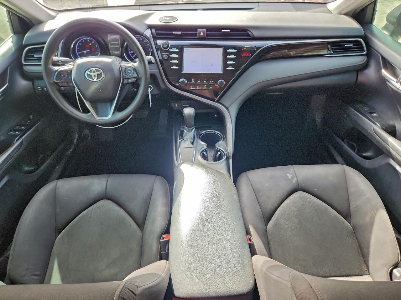 2019 TOYOTA CAMRY L photo 8