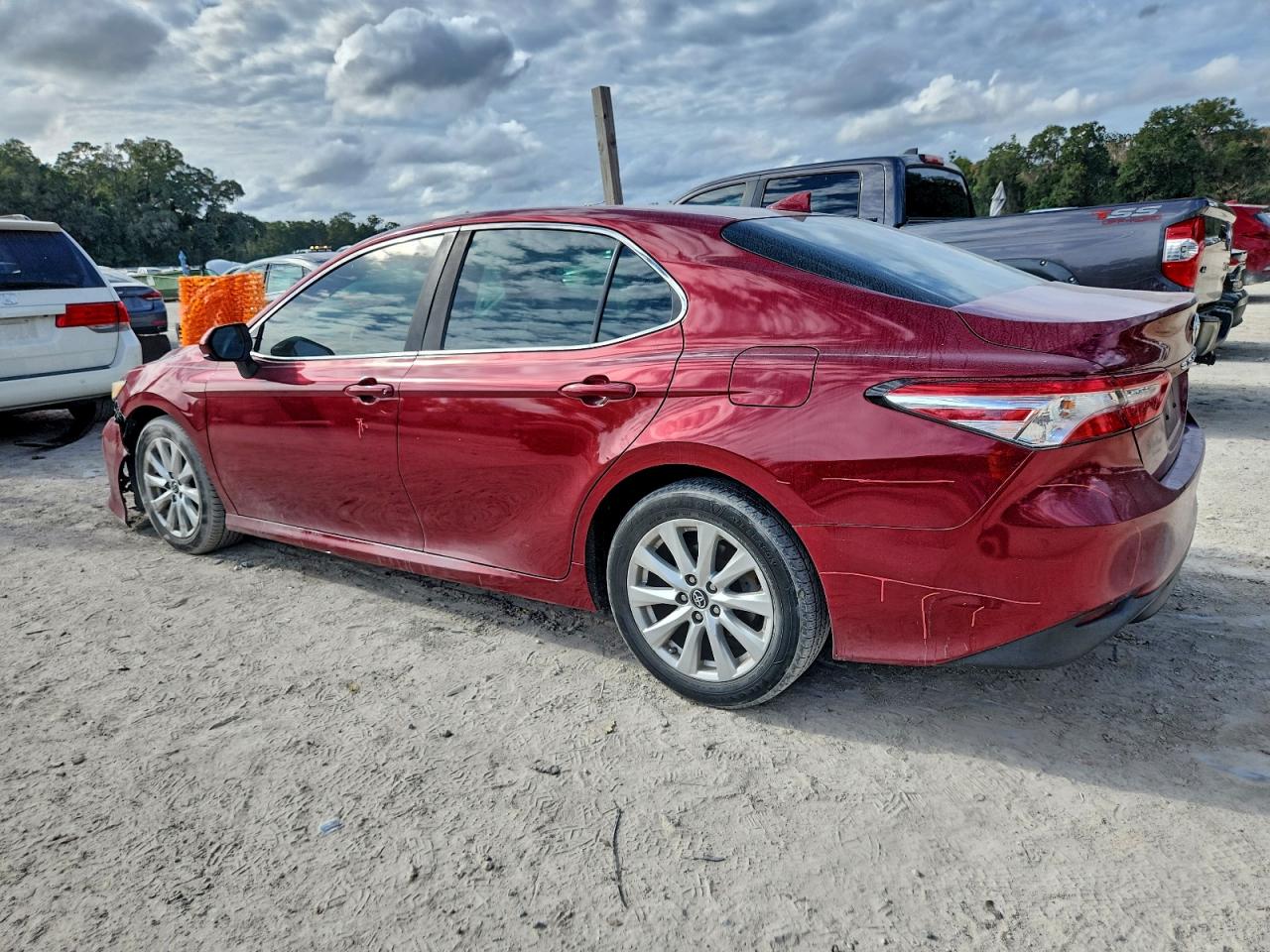 2019 TOYOTA CAMRY L photo 2