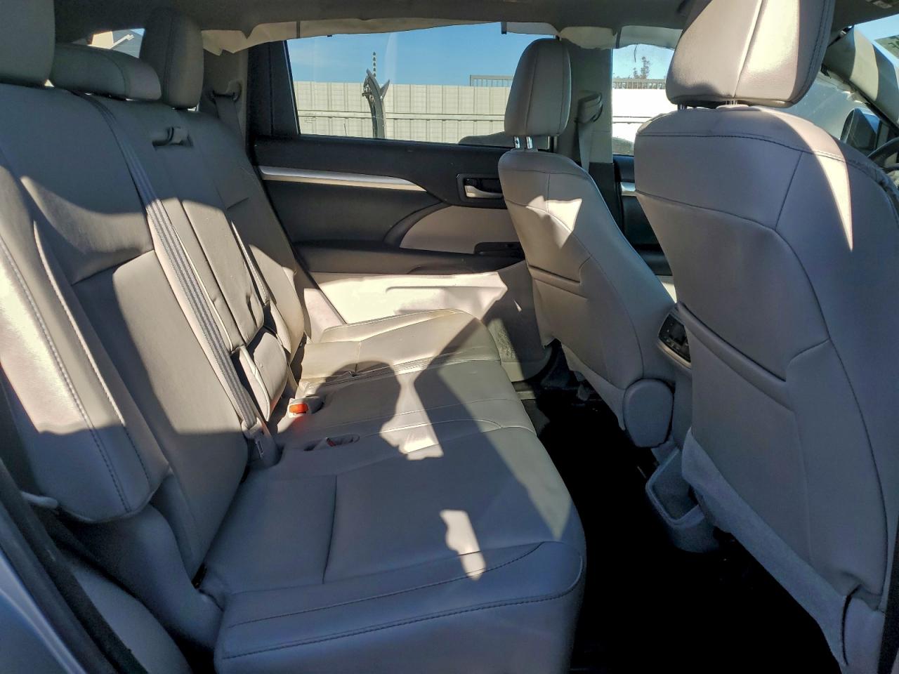 2018 TOYOTA HIGHLANDER SE photo 11