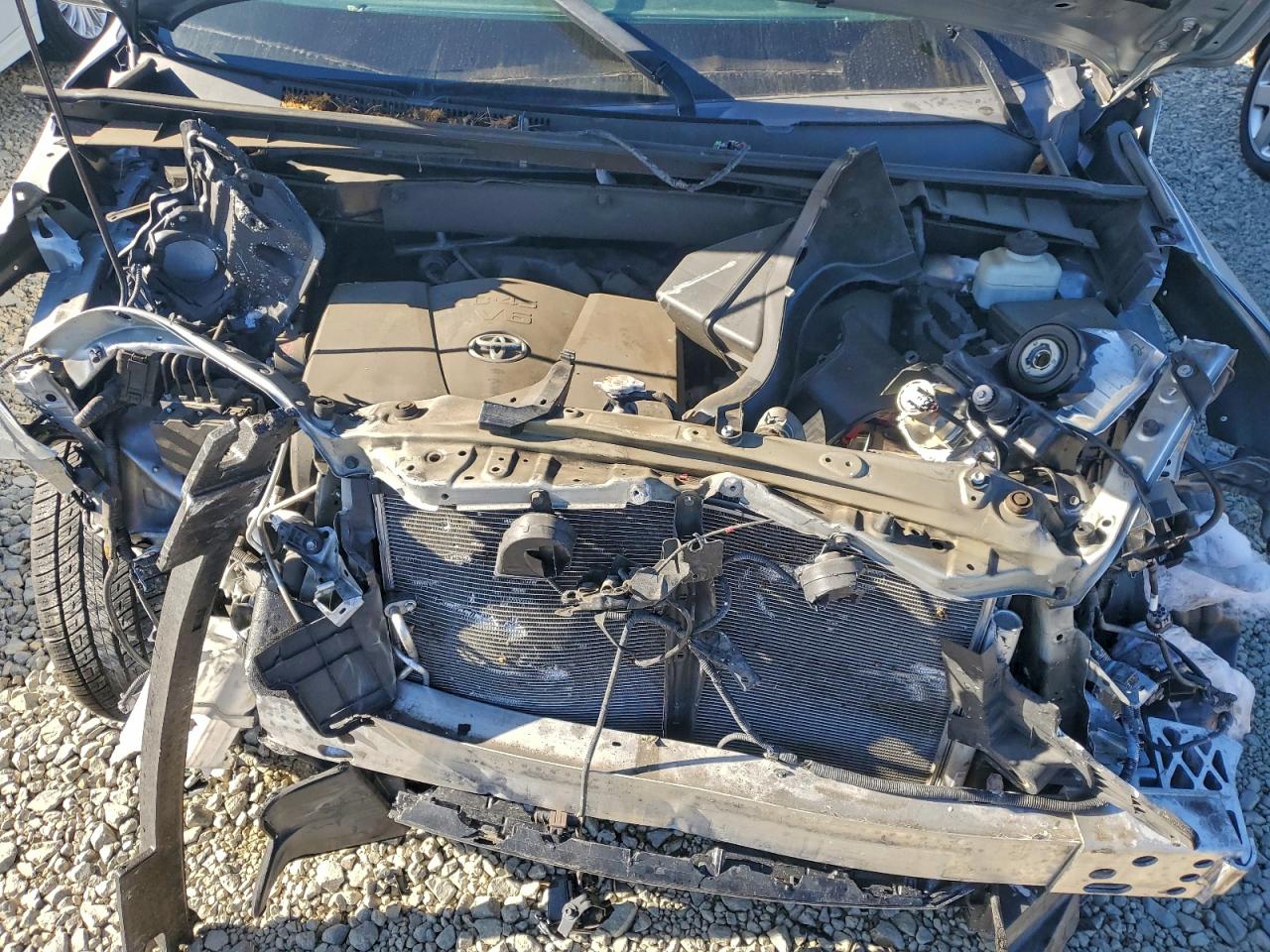2018 TOYOTA HIGHLANDER SE photo 12