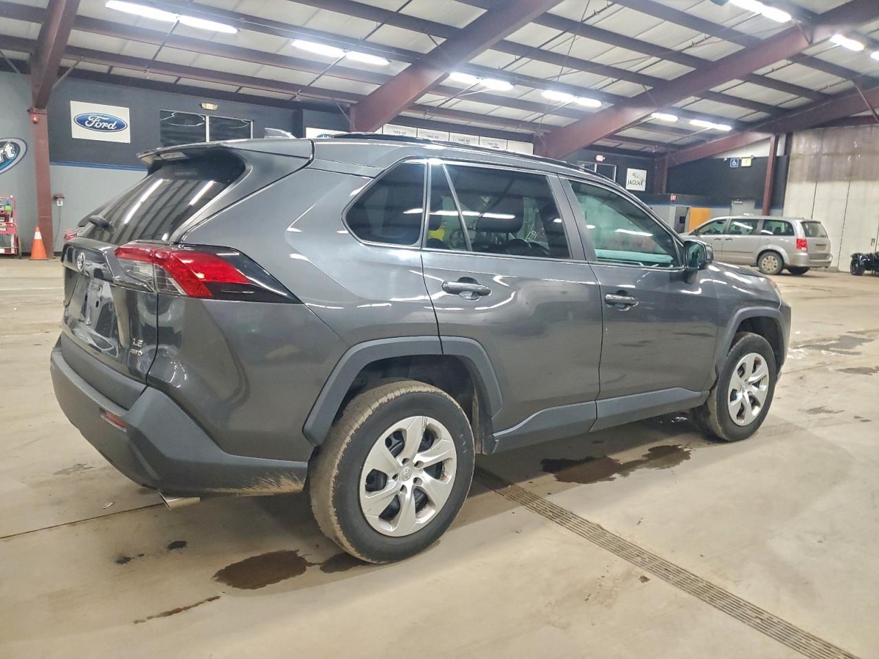 2019 TOYOTA RAV4 LE photo 3
