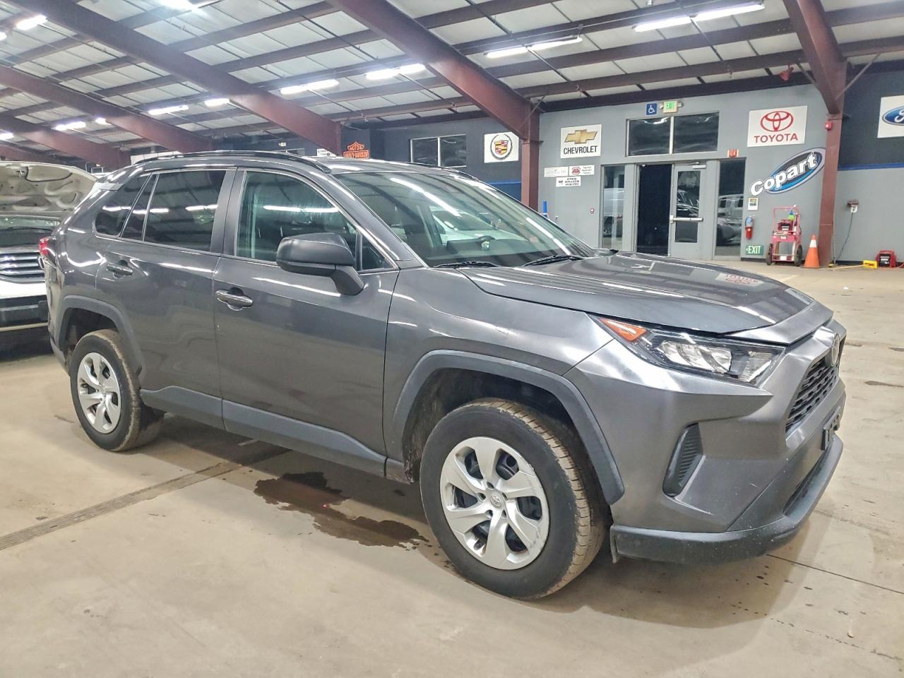 2019 TOYOTA RAV4 LE photo 4