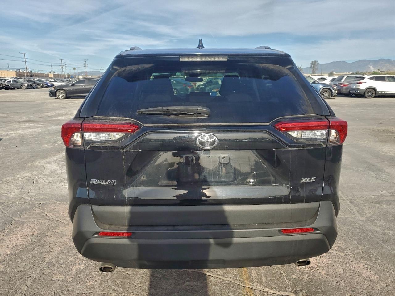 2022 TOYOTA RAV4 XLE photo 16