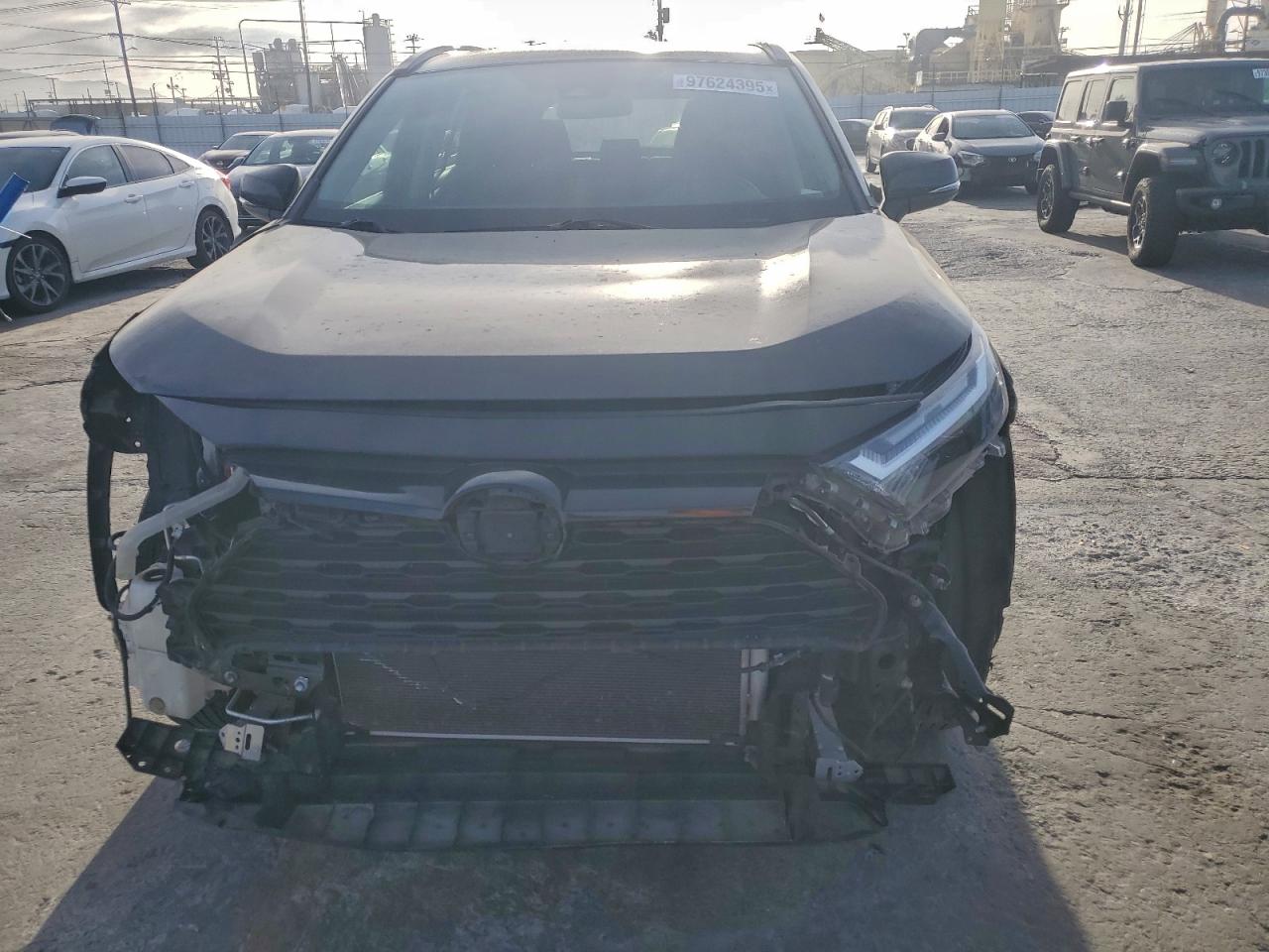 2022 TOYOTA RAV4 XLE photo 13