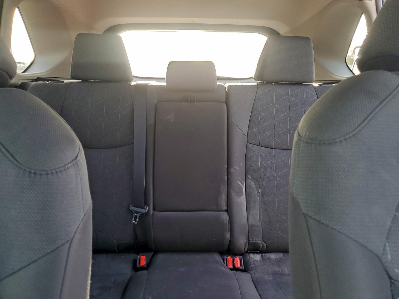 2022 TOYOTA RAV4 XLE photo 28