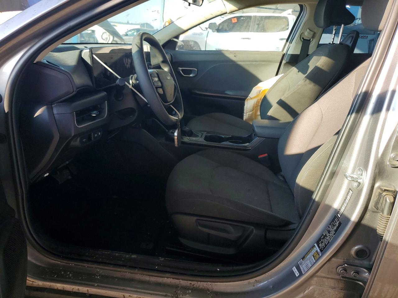 2025 KIA K4 LXS photo 7
