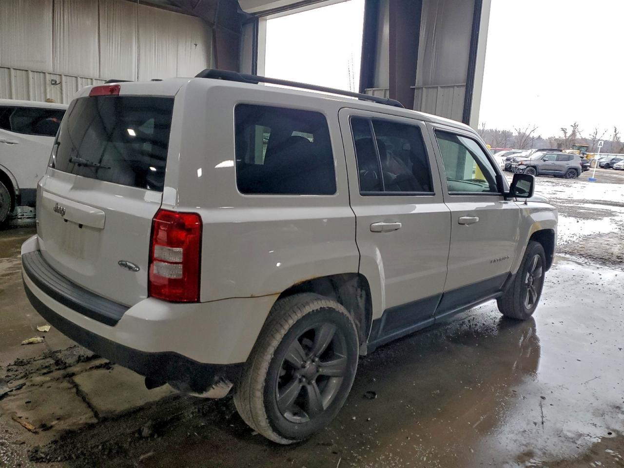 2015 JEEP PATRIOT LATITUDE photo 3