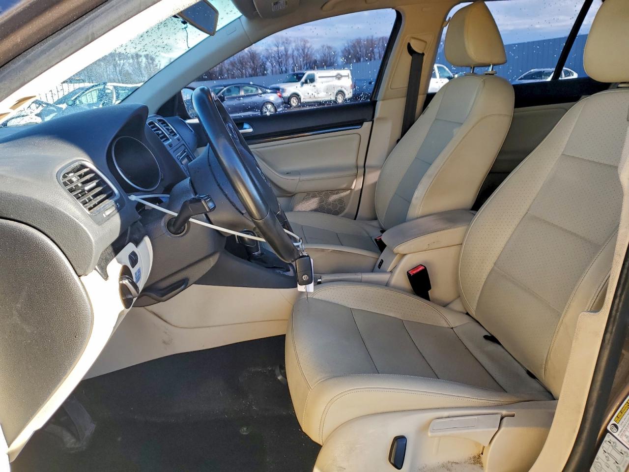 2013 VOLKSWAGEN JETTA TDI photo 13
