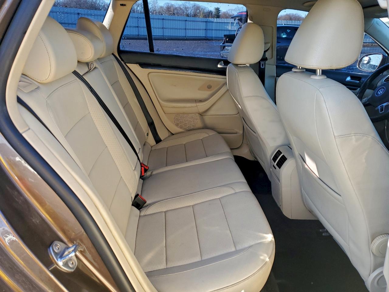 2013 VOLKSWAGEN JETTA TDI photo 19
