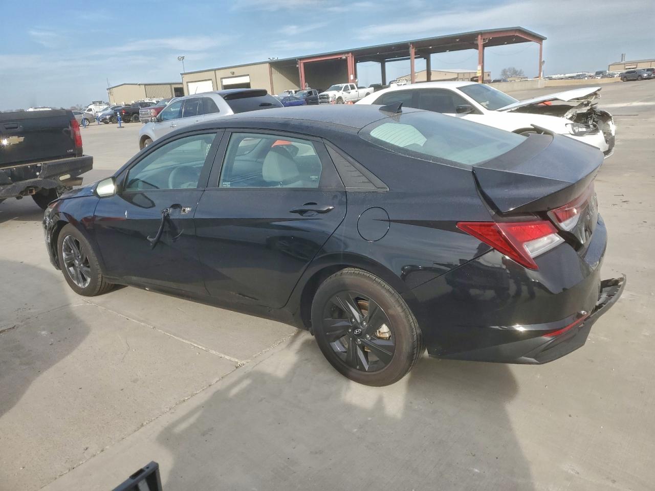2022 HYUNDAI ELANTRA SEL photo 2