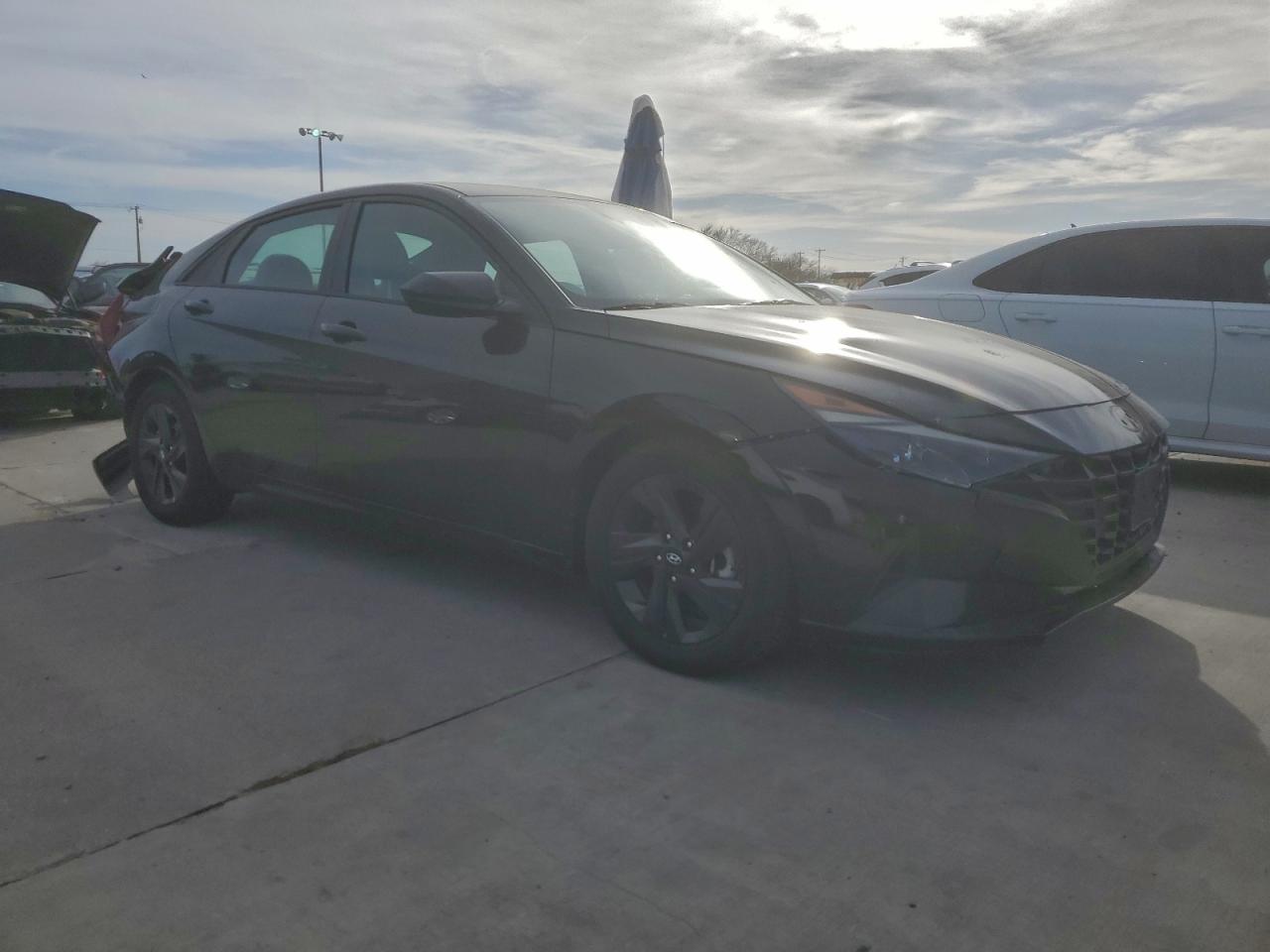 2022 HYUNDAI ELANTRA SEL photo 4