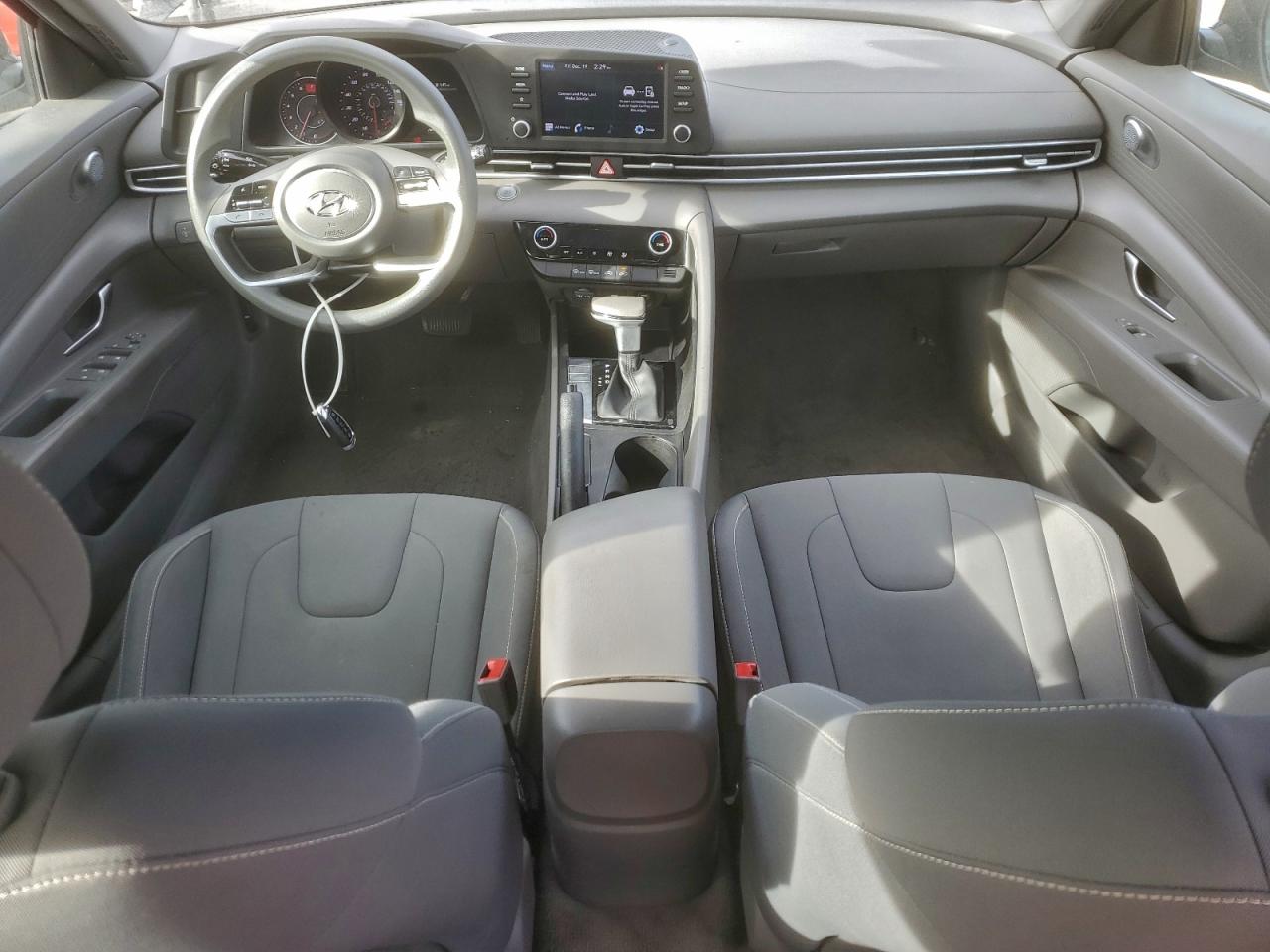 2022 HYUNDAI ELANTRA SEL photo 8