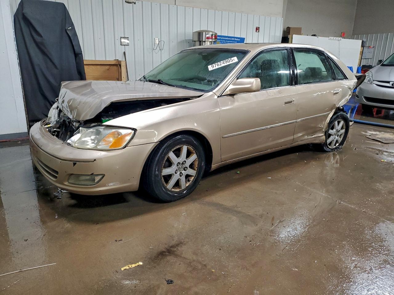 2002 TOYOTA AVALON