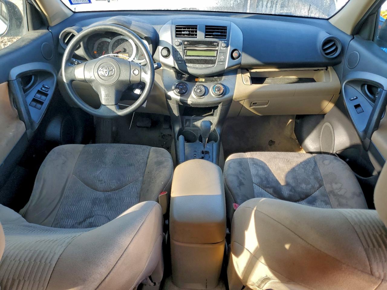 2011 TOYOTA RAV4 photo 8