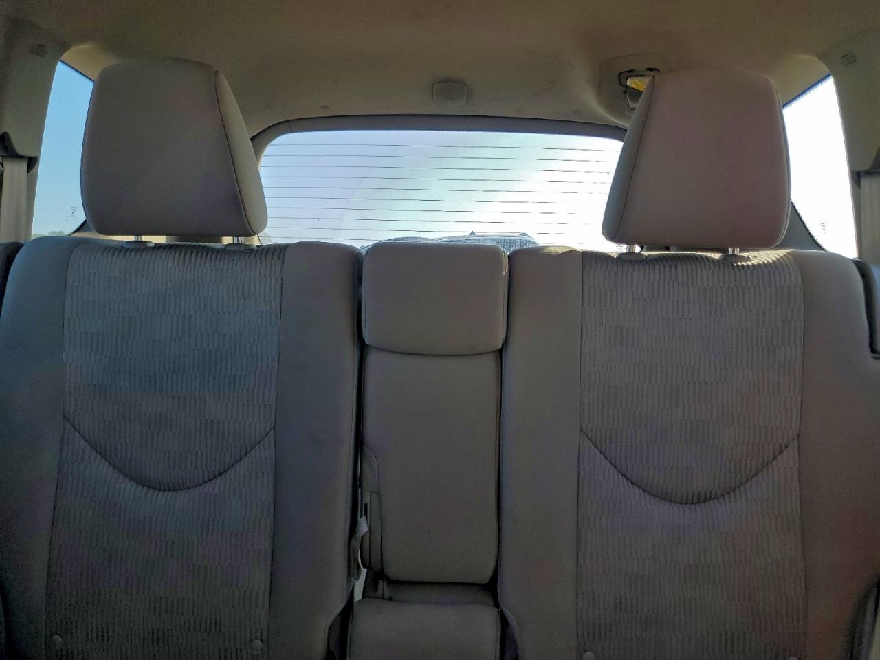 2011 TOYOTA RAV4 photo 10