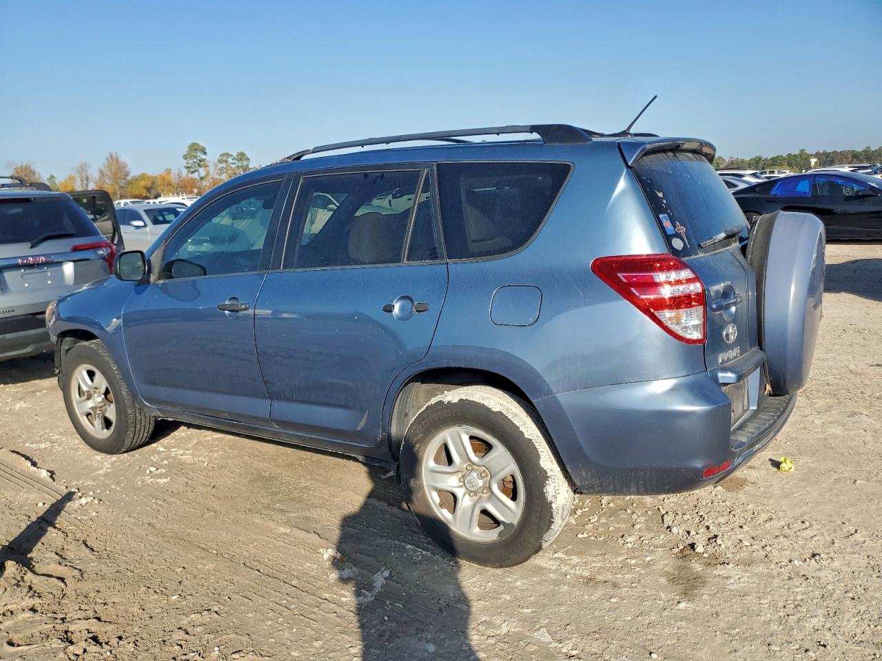 2011 TOYOTA RAV4 photo 2