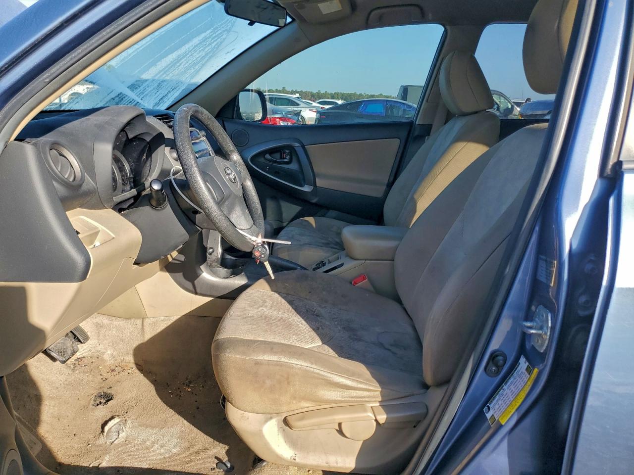 2011 TOYOTA RAV4 photo 7