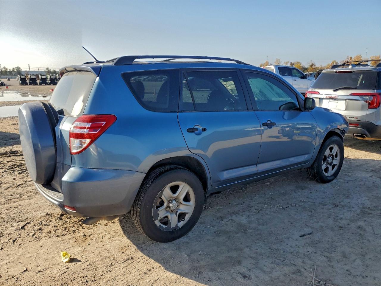 2011 TOYOTA RAV4 photo 3