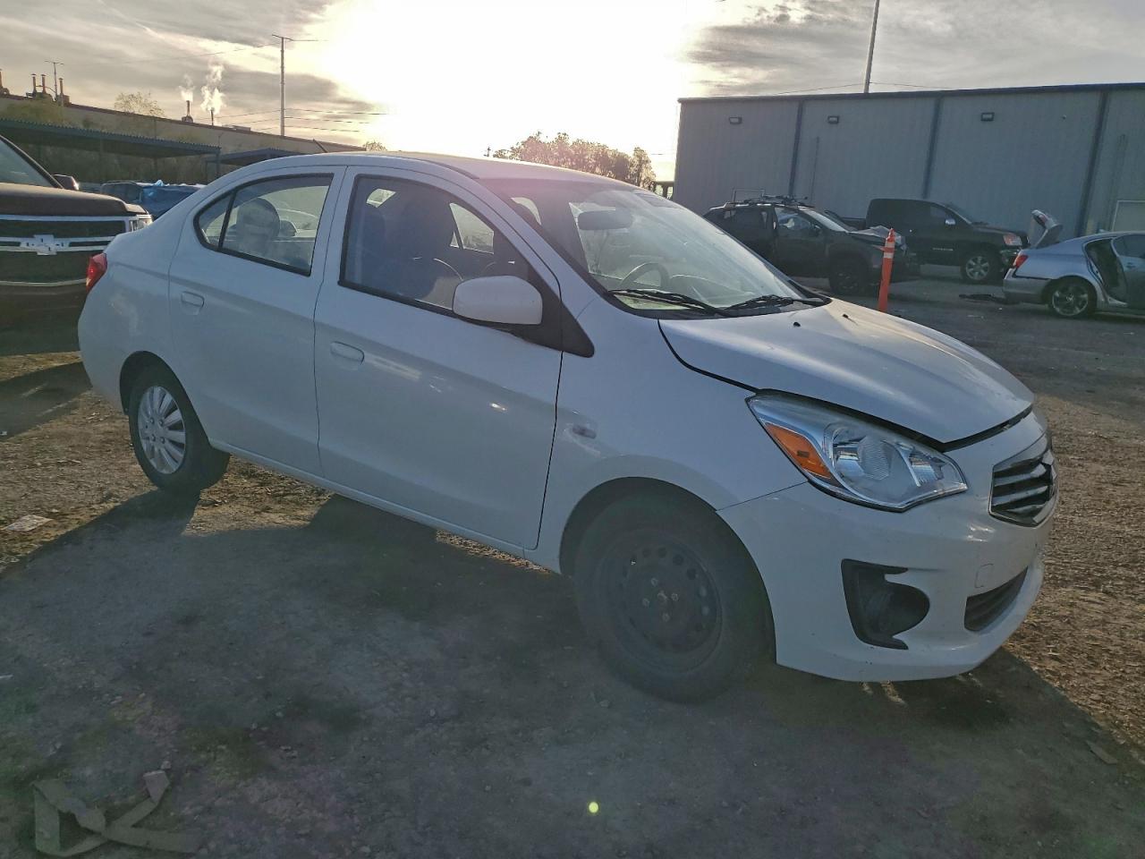 2017 MITSUBISHI MIRAGE G4 ES photo 4