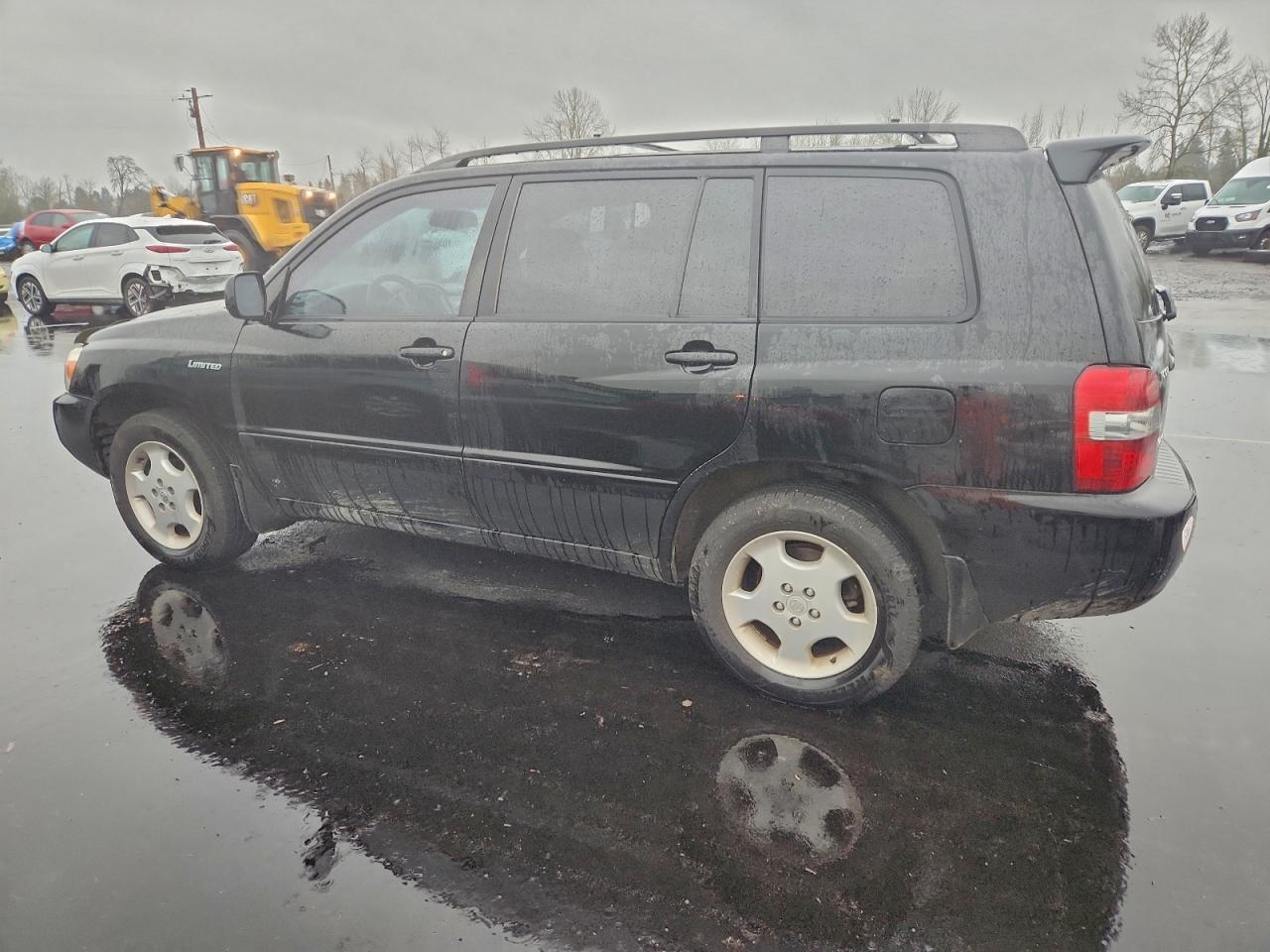 2004 TOYOTA HIGHLANDER photo 2