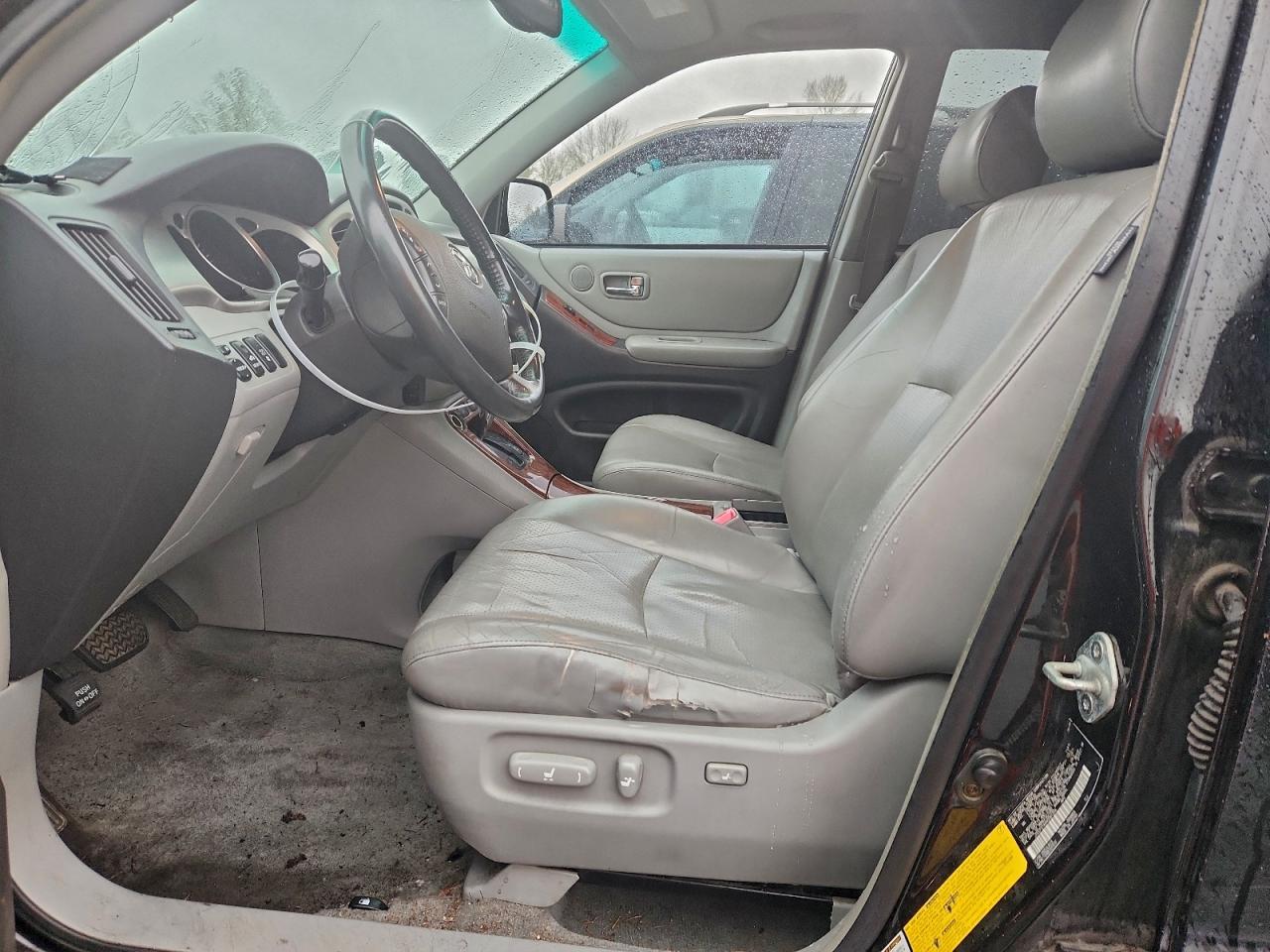 2004 TOYOTA HIGHLANDER photo 7