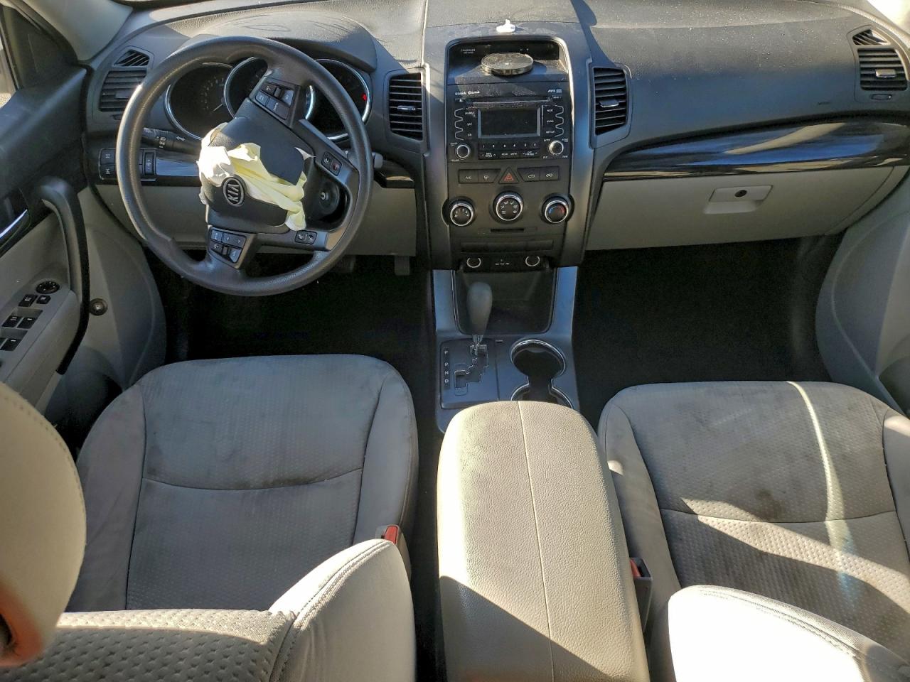 2011 KIA SORENTO BASE photo 8