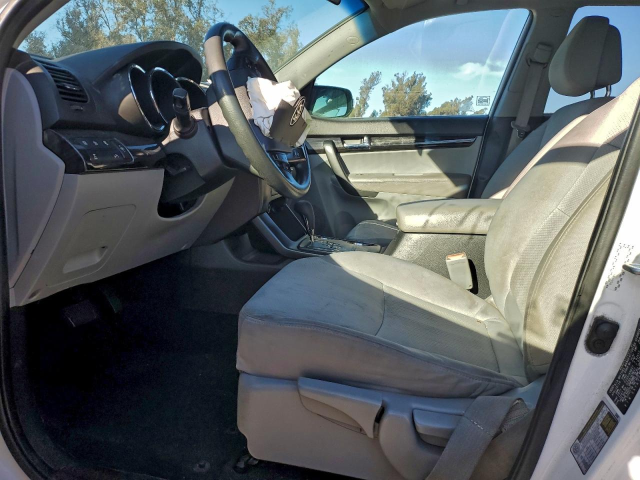 2011 KIA SORENTO BASE photo 7