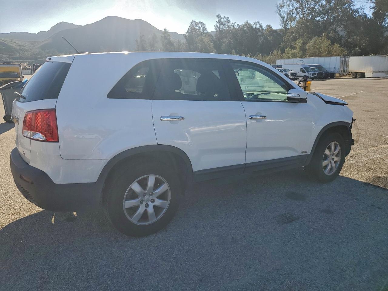 2011 KIA SORENTO BASE photo 3