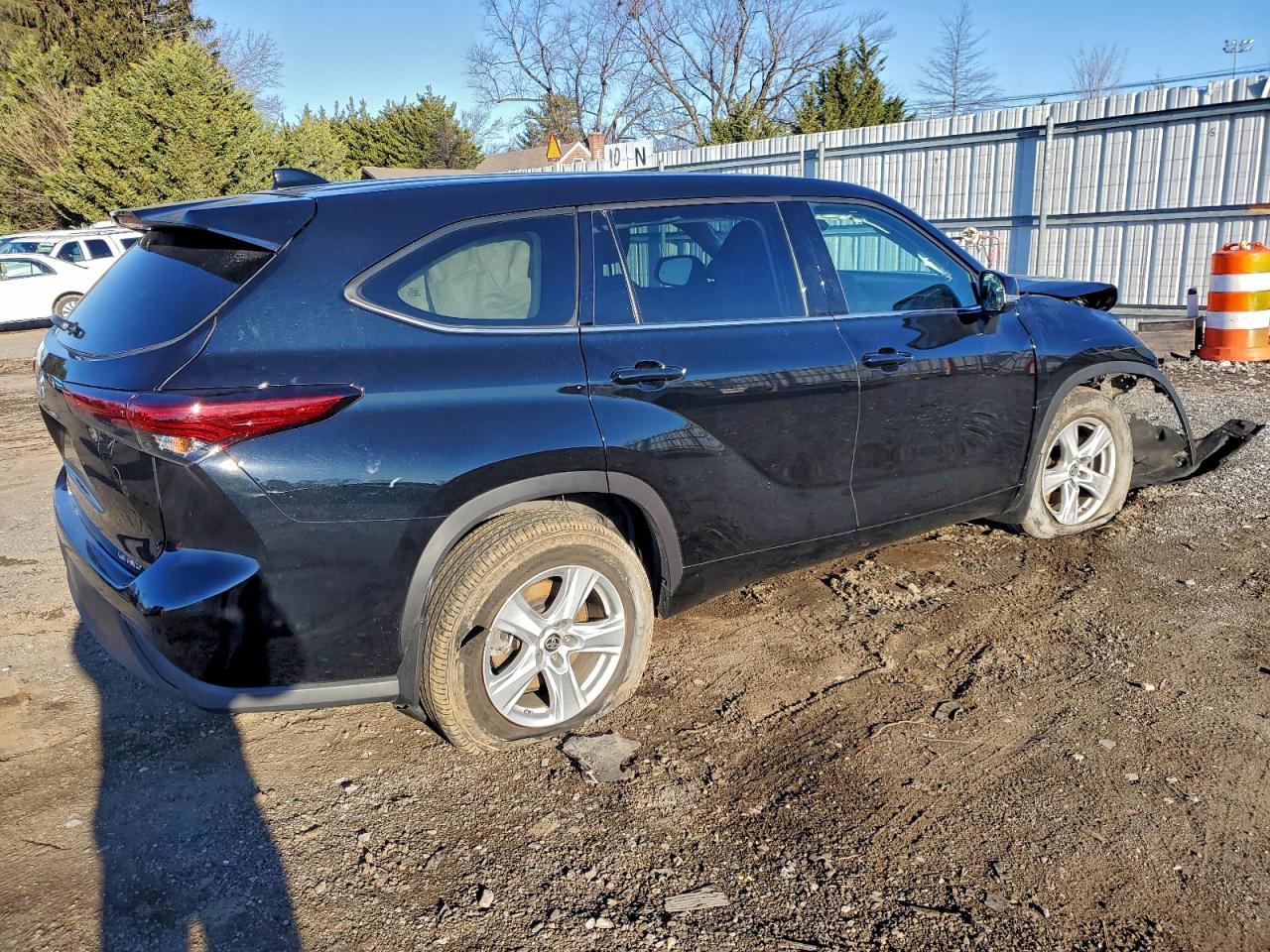 2021 TOYOTA HIGHLANDER L photo 3