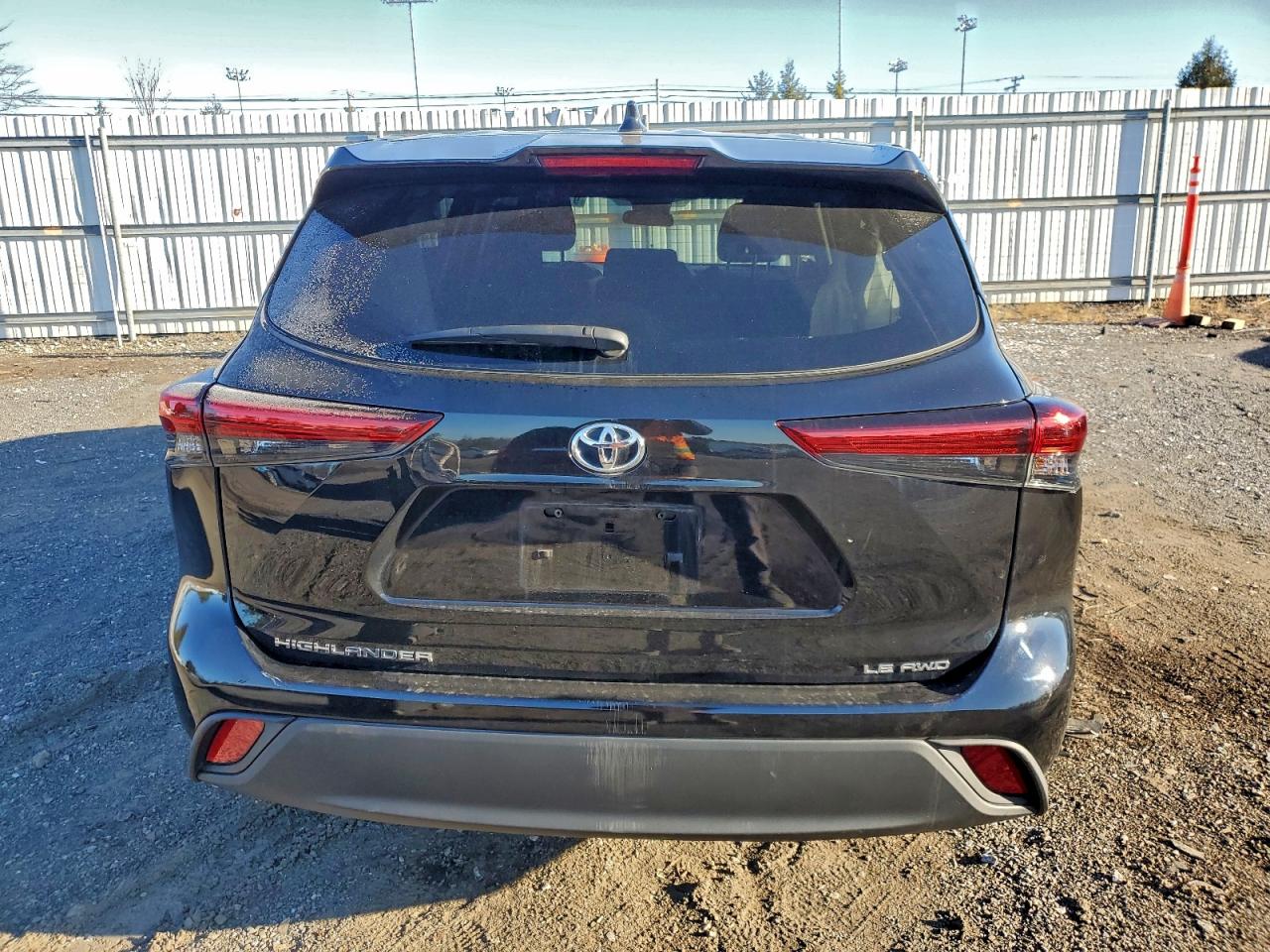 2021 TOYOTA HIGHLANDER L photo 6