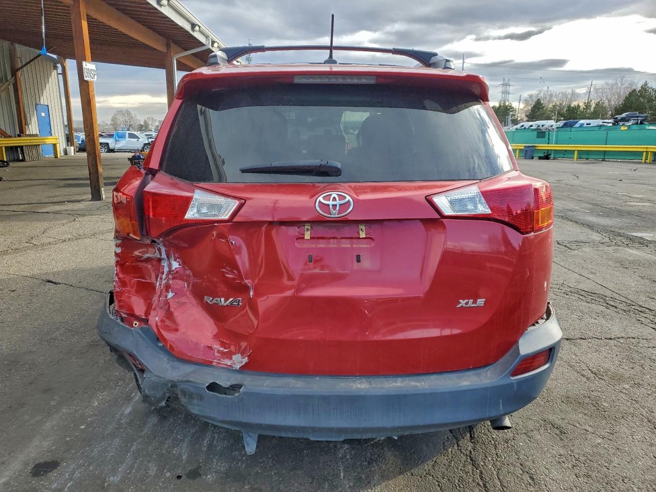 2015 TOYOTA RAV4 XLE photo 6