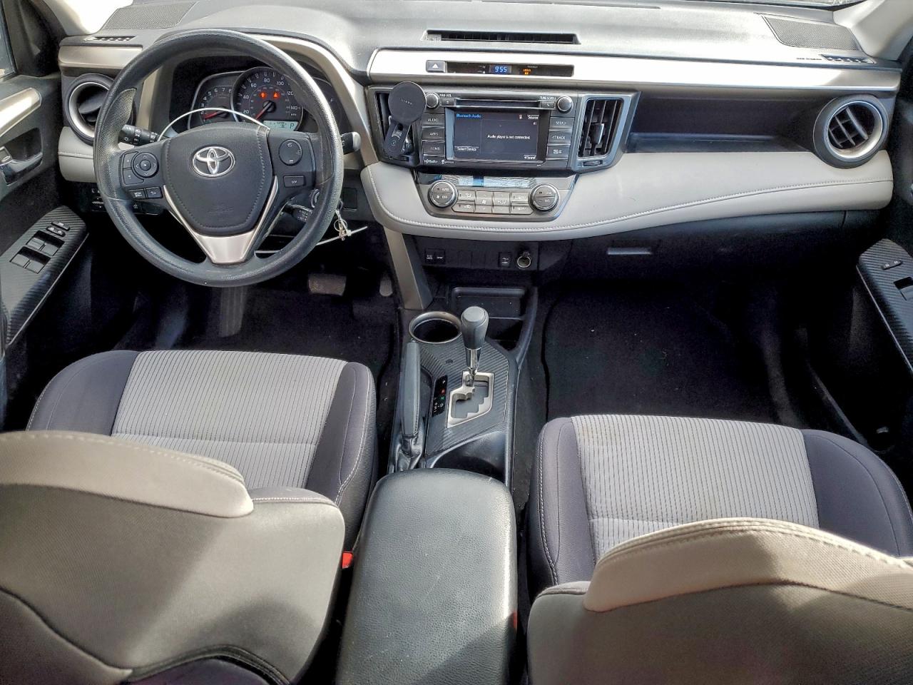 2015 TOYOTA RAV4 XLE photo 8