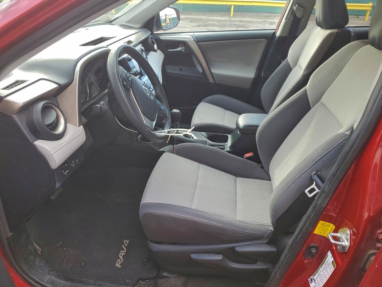 2015 TOYOTA RAV4 XLE photo 7