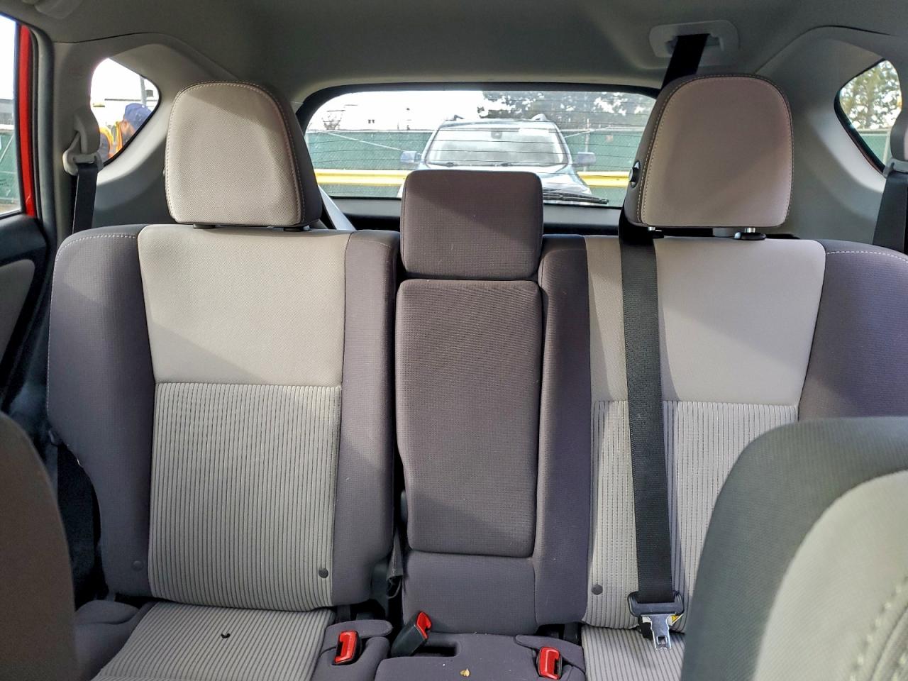 2015 TOYOTA RAV4 XLE photo 10