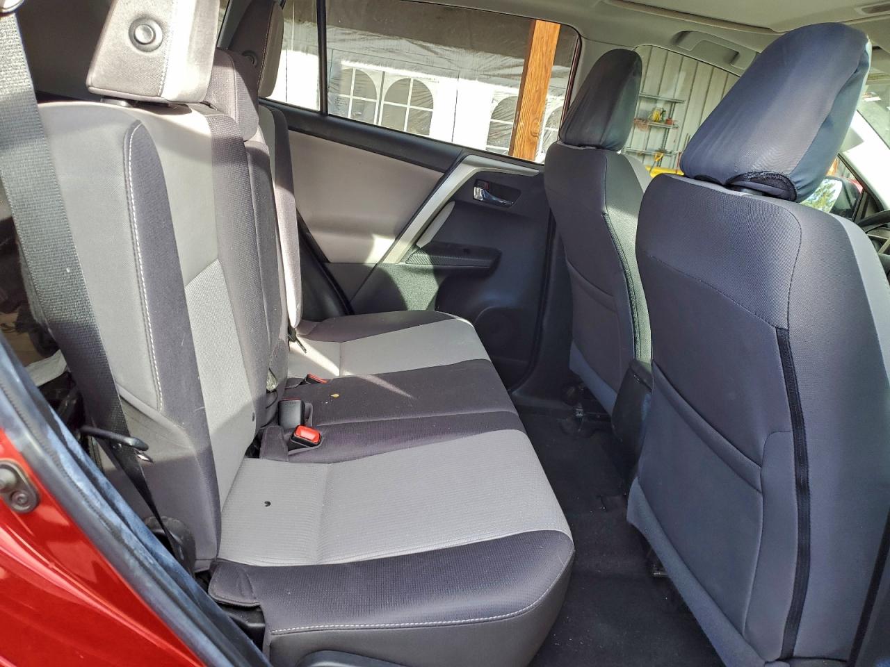 2015 TOYOTA RAV4 XLE photo 11