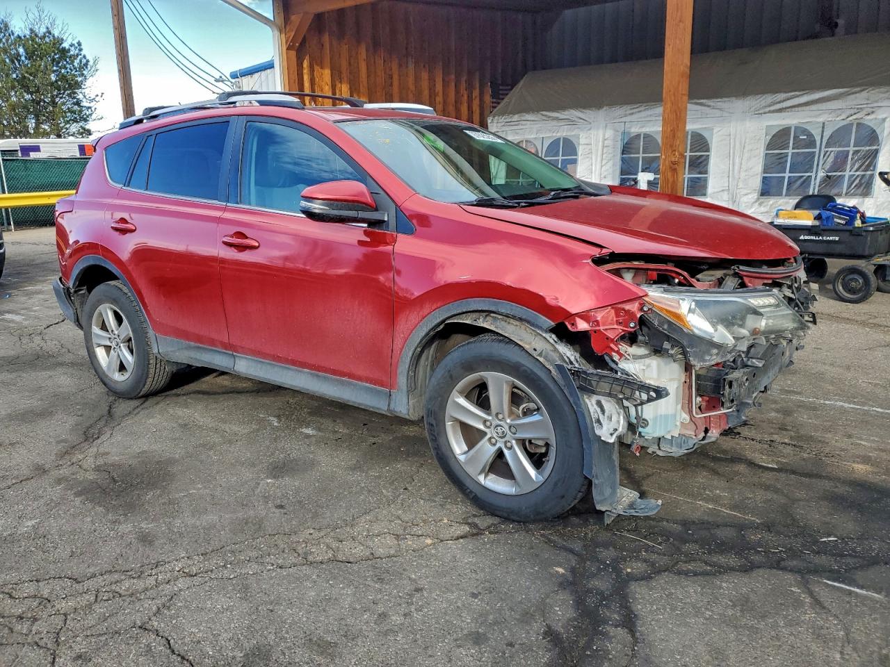2015 TOYOTA RAV4 XLE photo 4