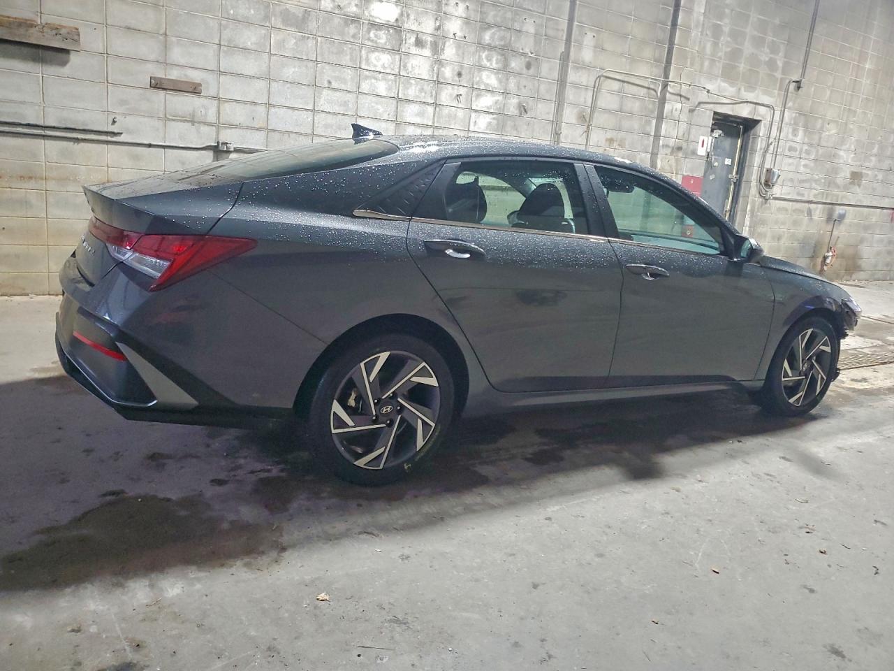 2025 HYUNDAI ELANTRA SEL photo 3