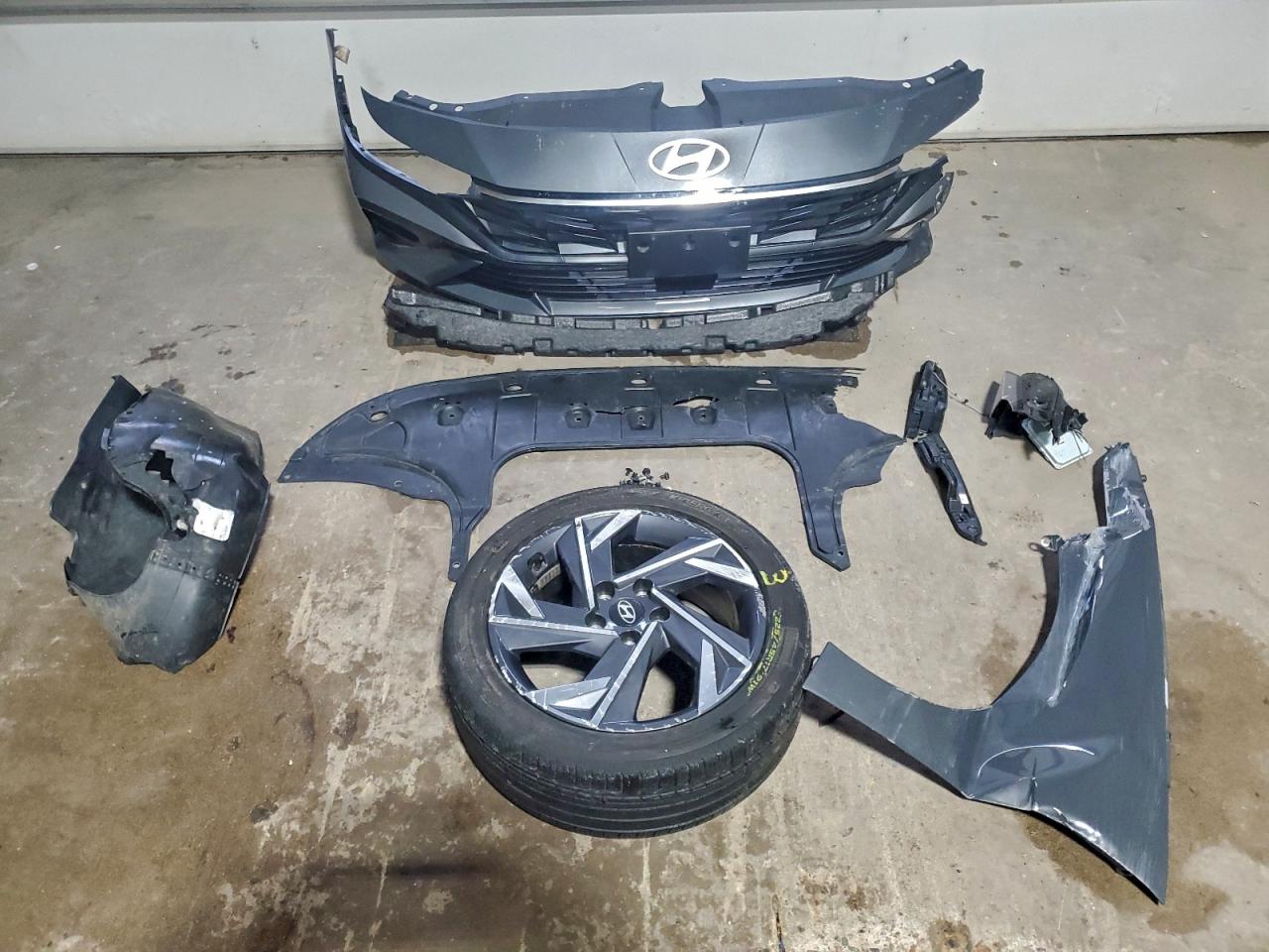 2025 HYUNDAI ELANTRA SEL photo 12