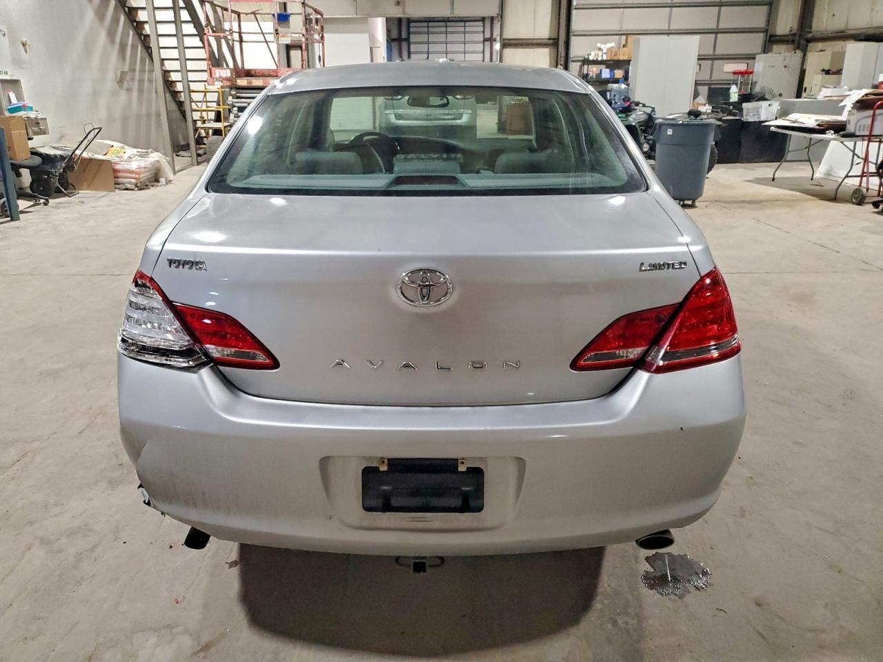 2005 TOYOTA AVALON XL photo 6
