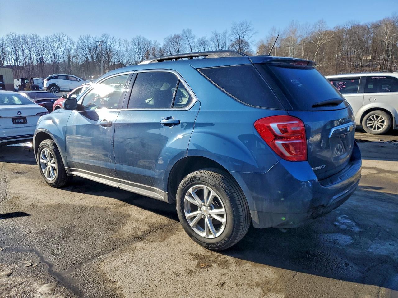 2017 CHEVROLET EQUINOX LT photo 2