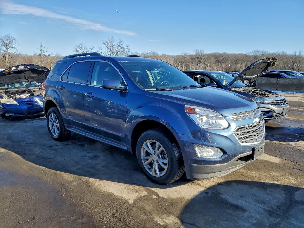 2017 CHEVROLET EQUINOX LT photo 4