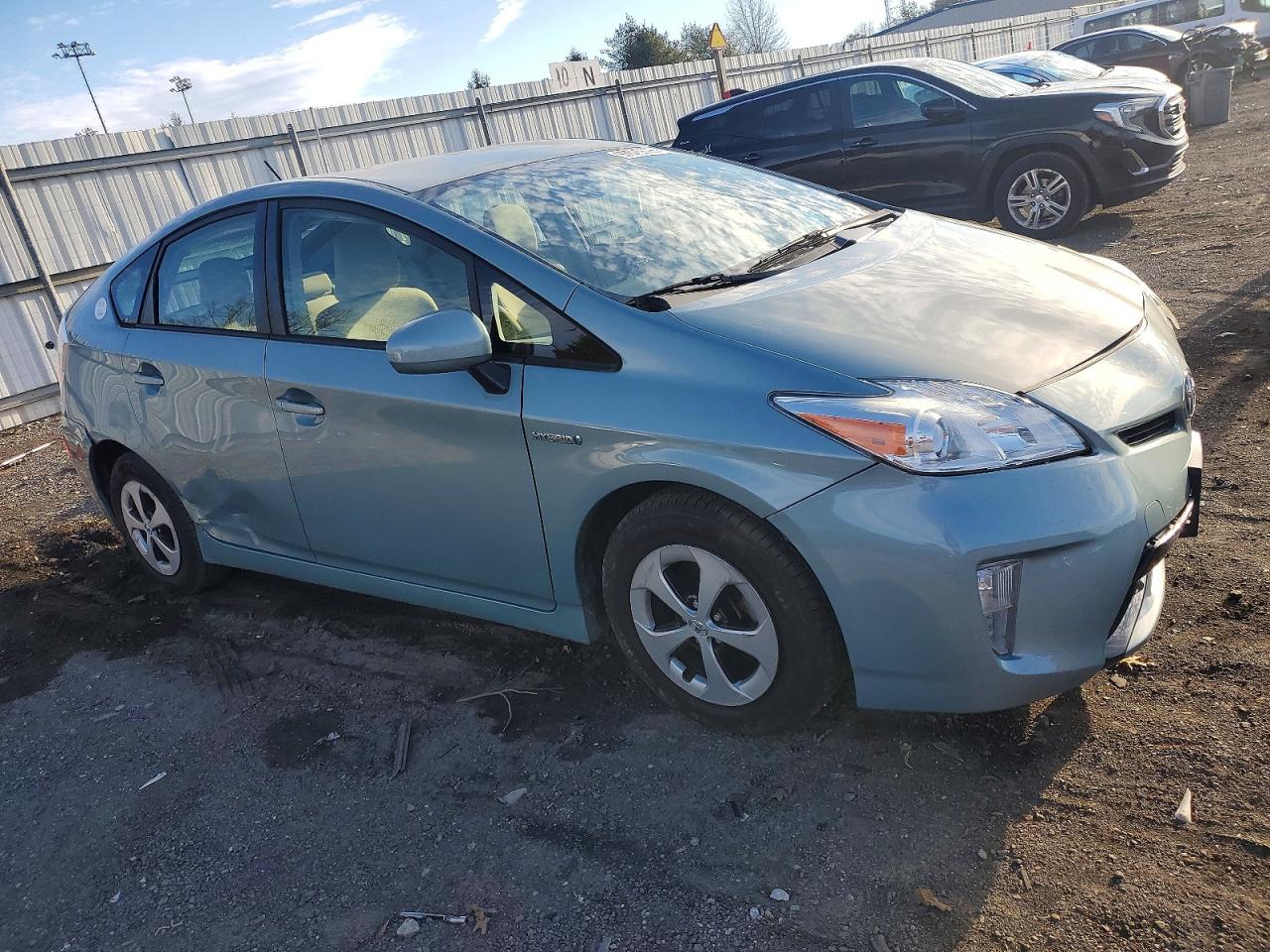 2014 TOYOTA PRIUS photo 4