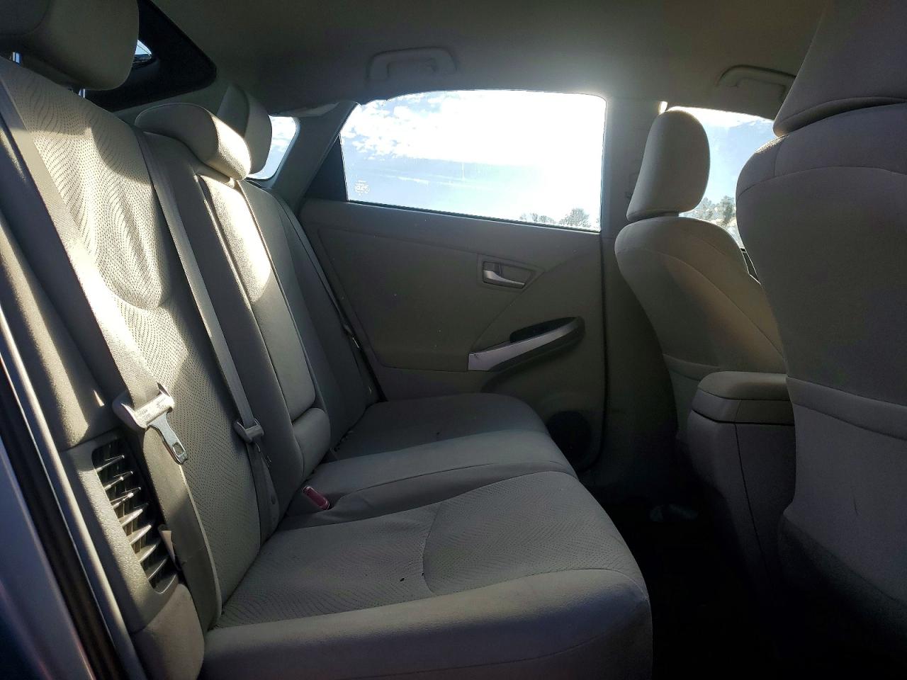 2014 TOYOTA PRIUS photo 10