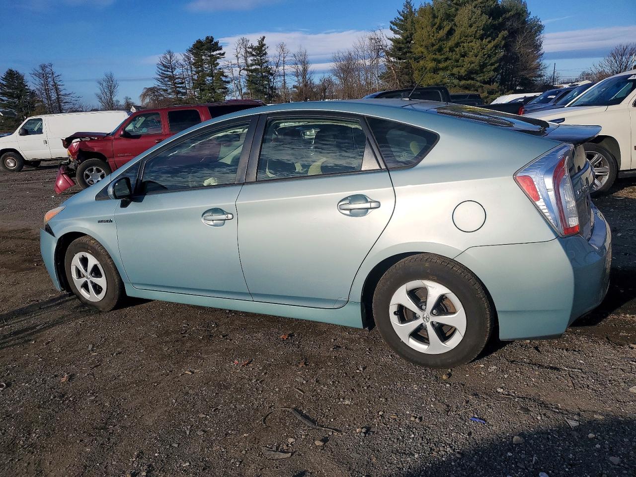 2014 TOYOTA PRIUS photo 2