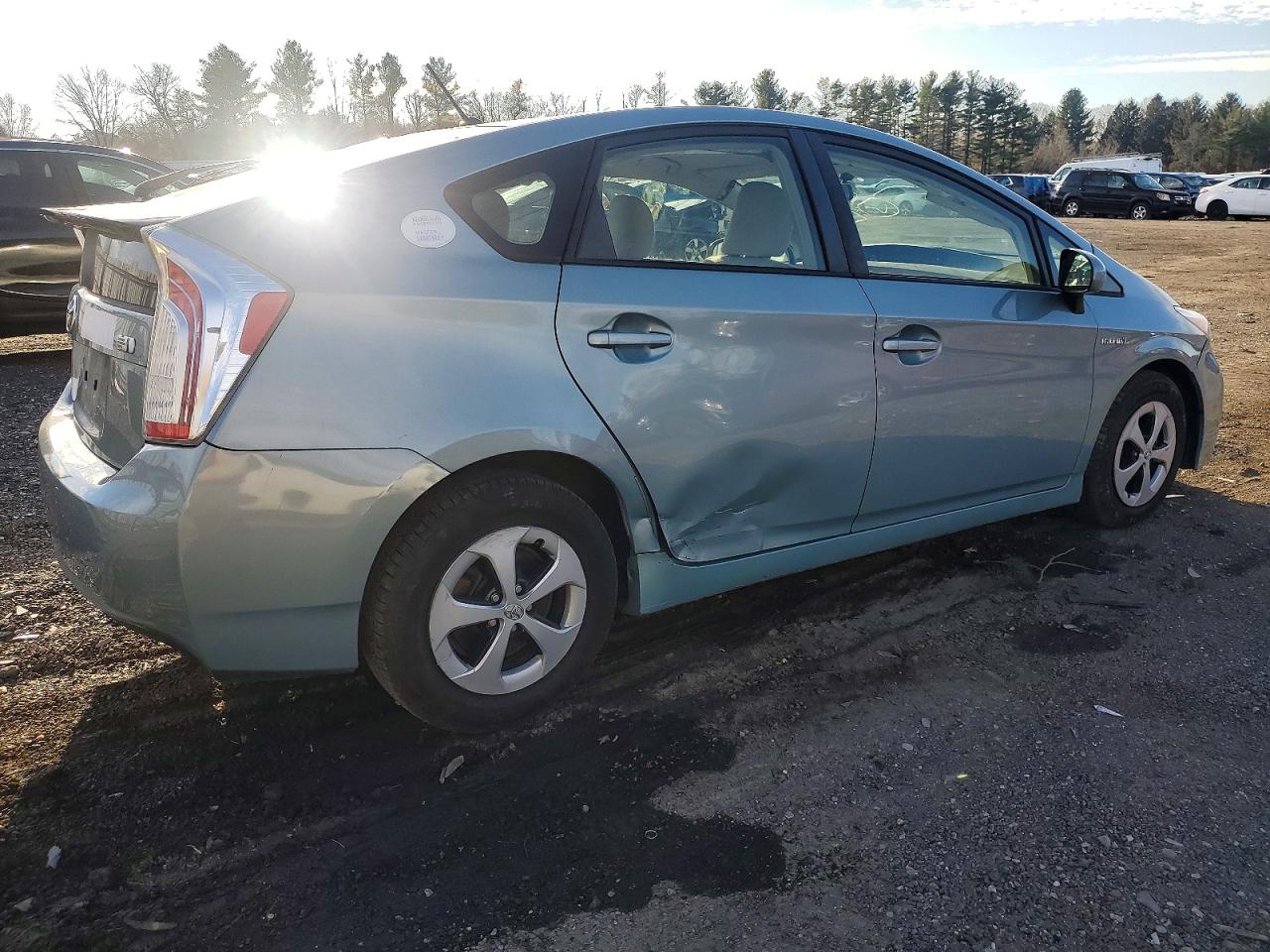 2014 TOYOTA PRIUS photo 3