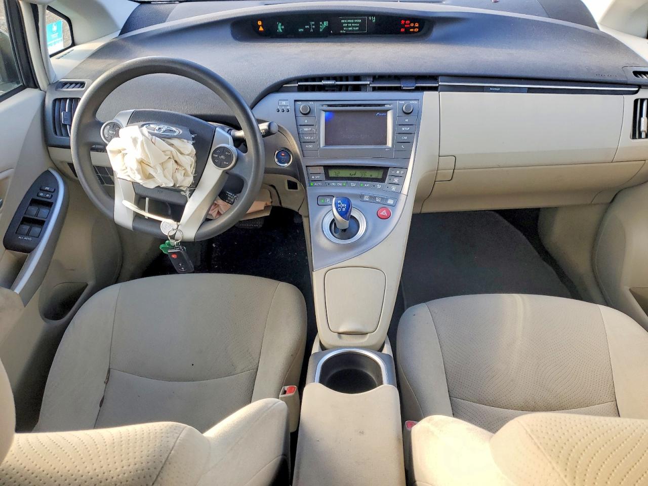 2014 TOYOTA PRIUS photo 8
