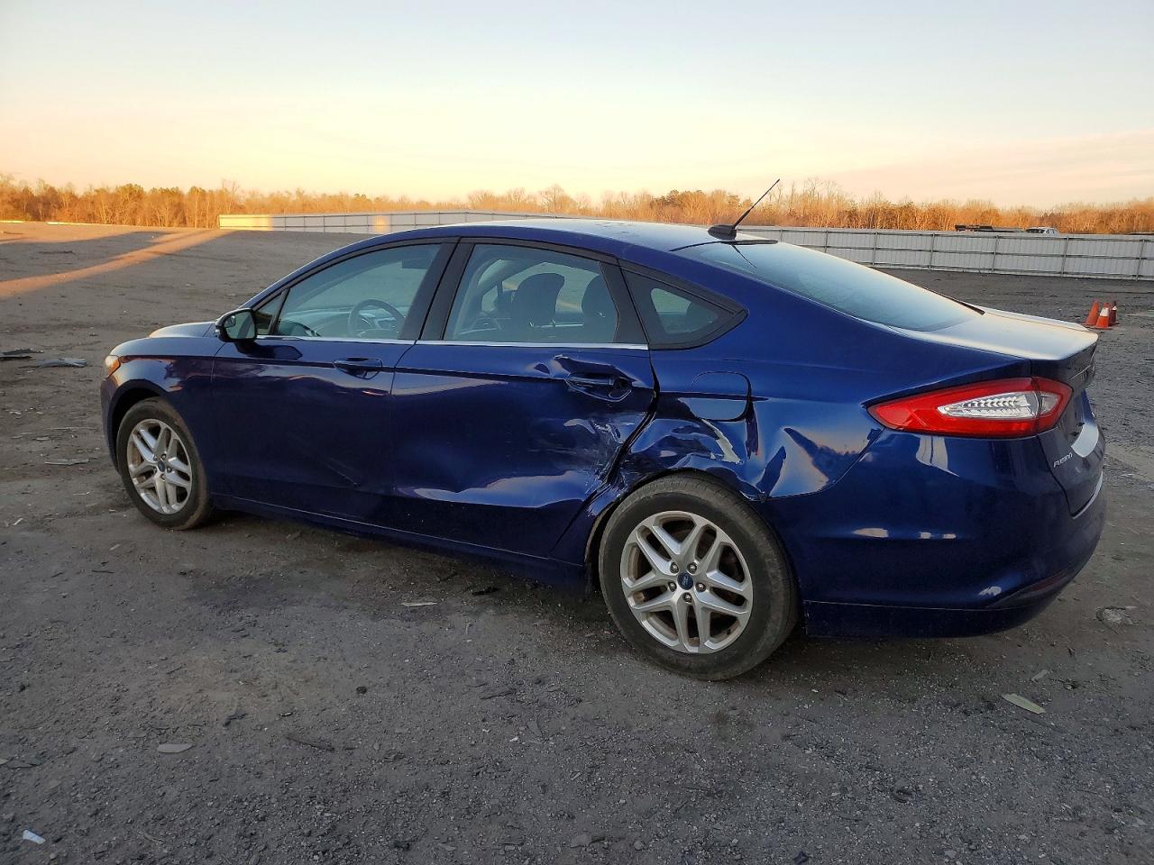 2013 FORD FUSION SE photo 2