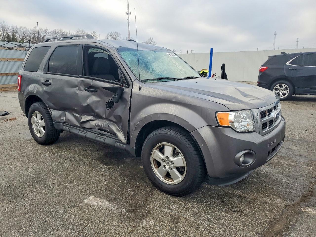 2012 FORD ESCAPE XLT photo 4