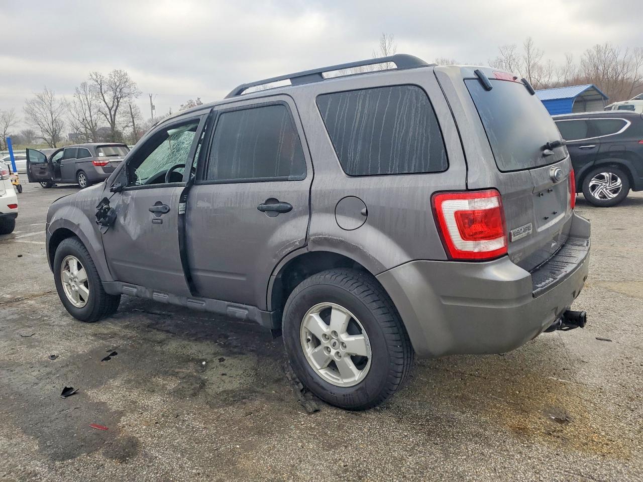 2012 FORD ESCAPE XLT photo 2