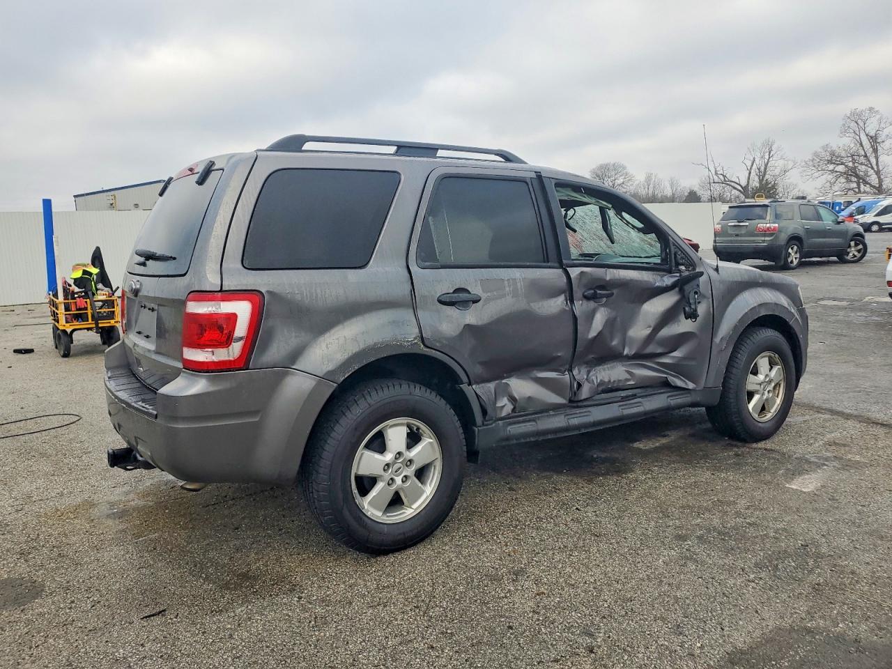 2012 FORD ESCAPE XLT photo 3